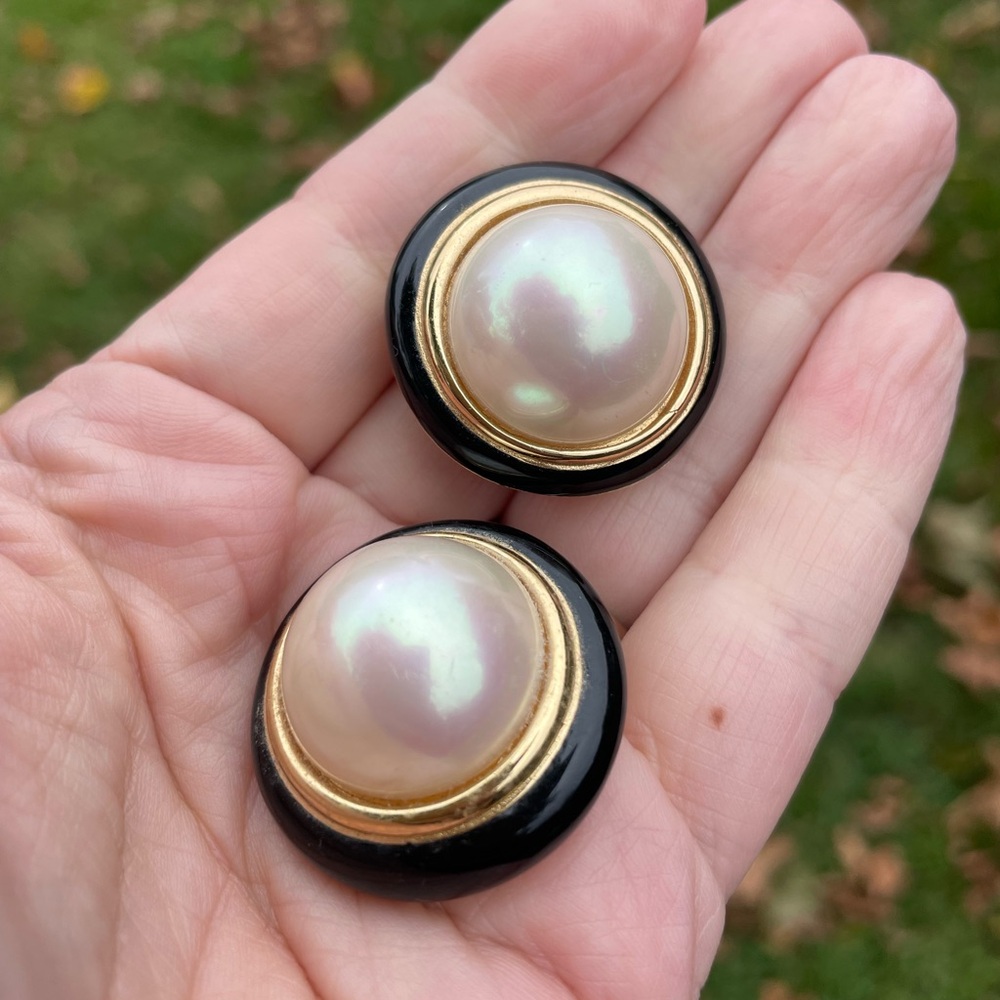 Vintage Christian Dior Gold Black Faux Pearl Clip On Earrings - Picture 4 of 8